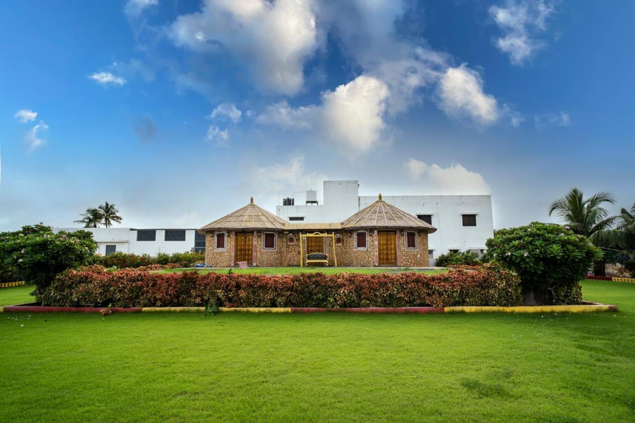 Regenta Central Somnath, Bhalpara Exterior foto