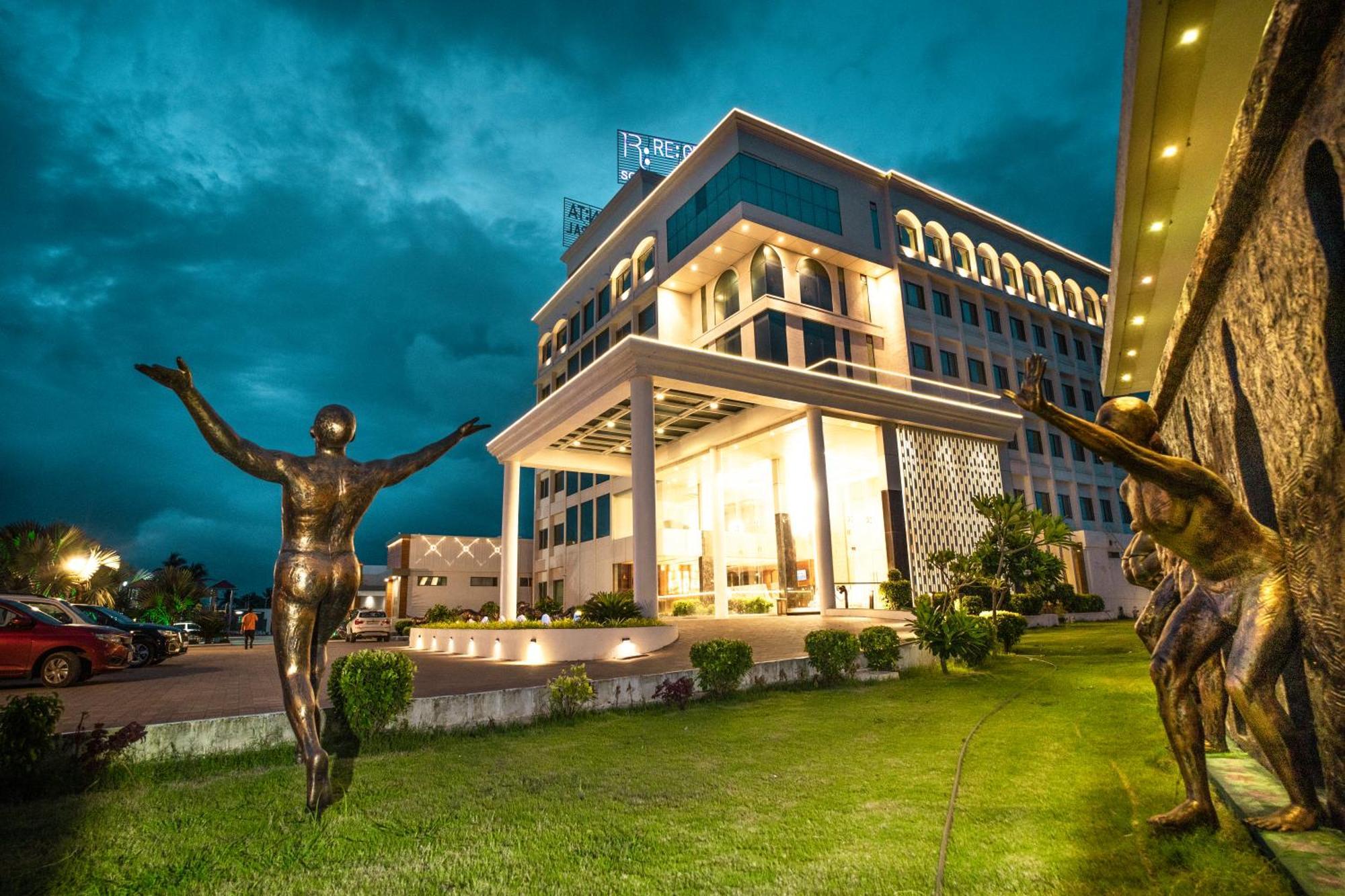 Regenta Central Somnath, Bhalpara Exterior foto
