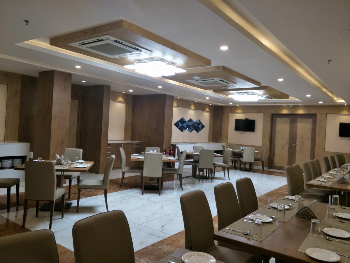 Regenta Central Somnath, Bhalpara Exterior foto